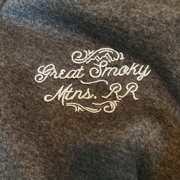 Smokey mountain hoodie. XS - Picture 2 of 4